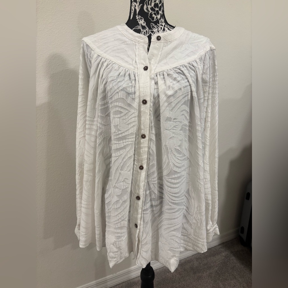 FREE PEOPLE white long sleeve texture print top Med